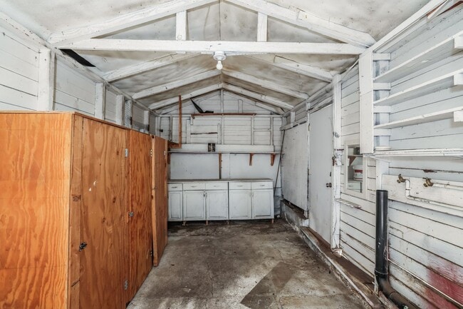 Building Photo - Beautiful 1918 Oakland Home!!