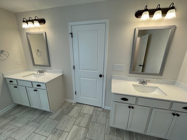 Building Photo - 222 Palisade Rdg