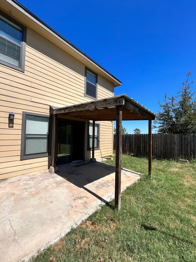 Building Photo - 105 Homonu Ct