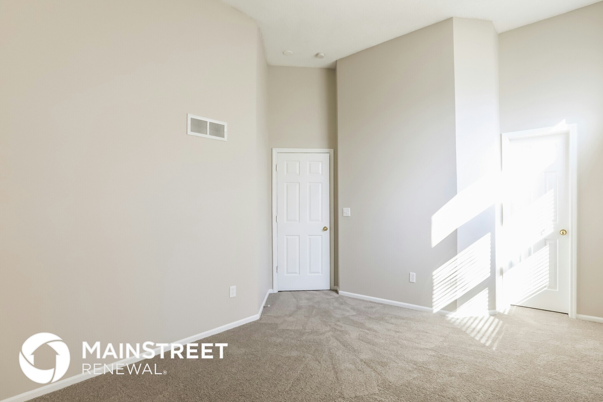 Building Photo - 4520 NE Webster Dr