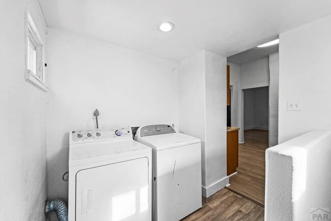 Building Photo - ALL PROSPECTIVE TENANTS MUST SUBMIT A $58 ...