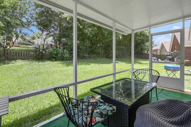 Building Photo - 1583 Applewood Way