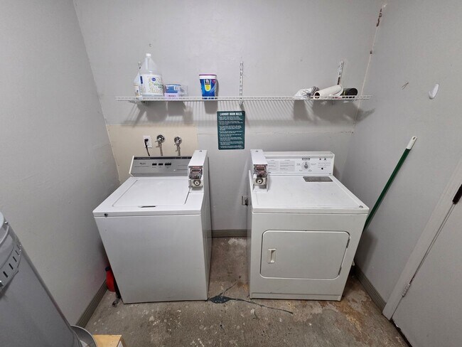 Building Photo - Newly Remodeled Two Bed One Bath Unit in the Heart of Sultan