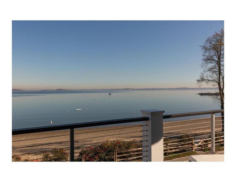 Building Photo - 153 Bayside Rd