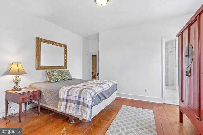 Building Photo - 2167 Brunswick Ave