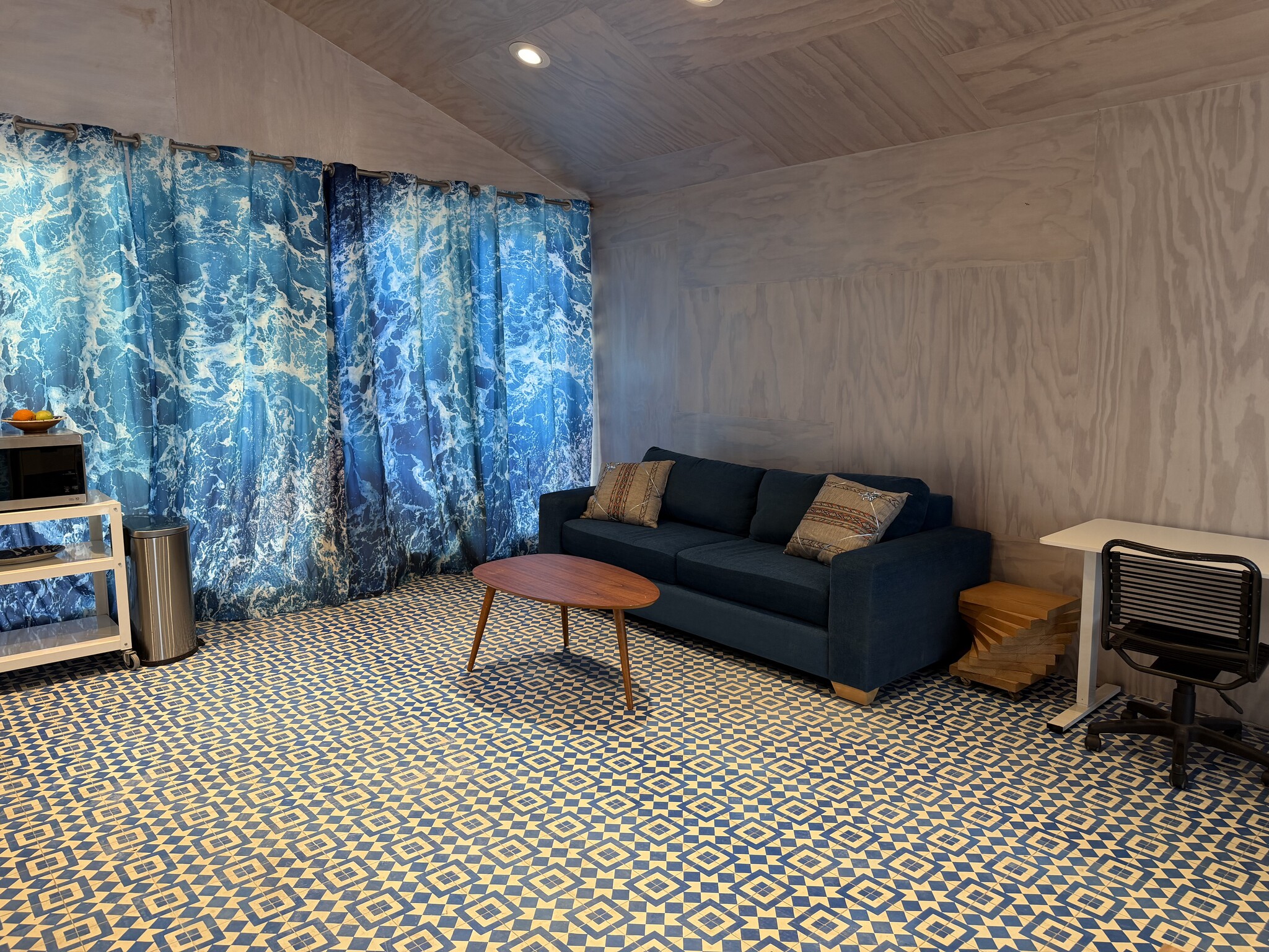 Building Photo - 744 Navy St