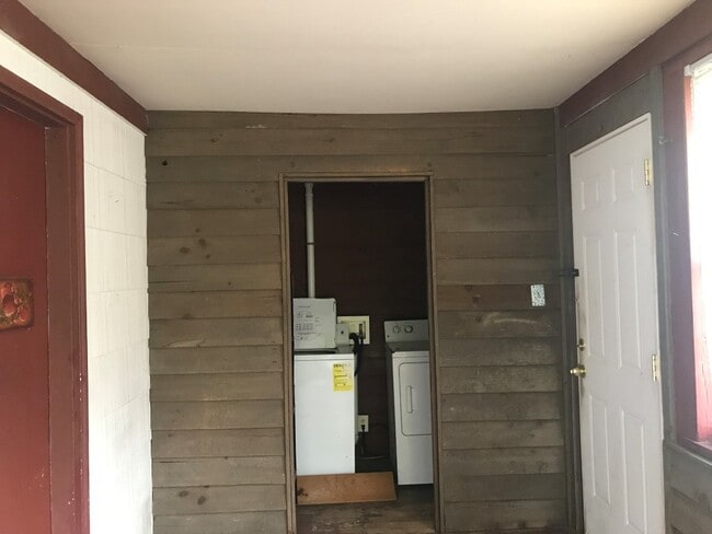 Building Photo - 4387 8th Ave N