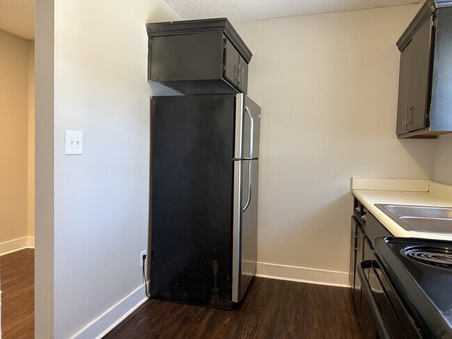 Building Photo - 207 W Washington Ave