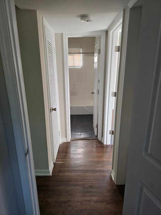 Building Photo - Sells Avenue