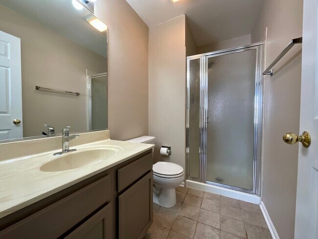 Building Photo - 290 Crestview Dr