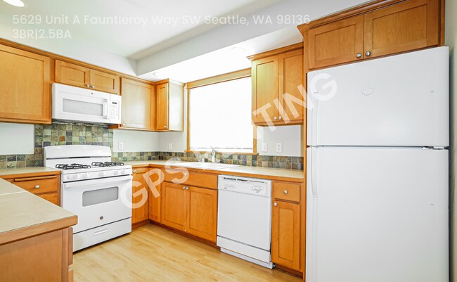 Building Photo - 5629 Fauntleroy Wy SW