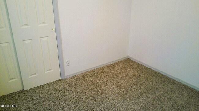 Building Photo - 1450 Plaza Roja Ct