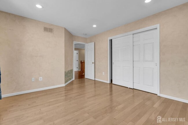 Building Photo - 1 Johnson St