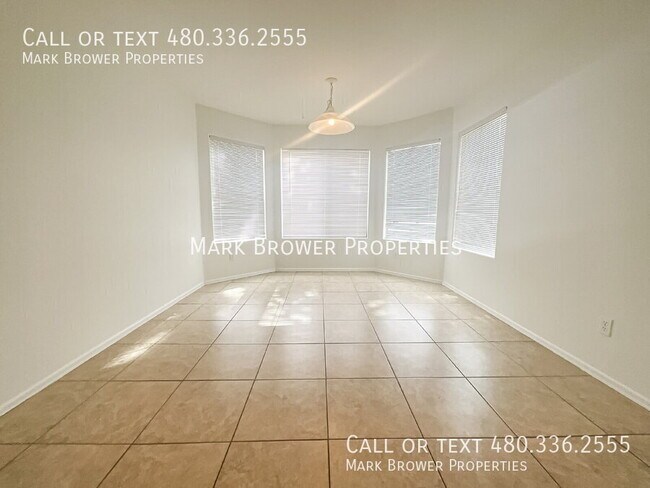 Building Photo - 1492 E Leaf Rd