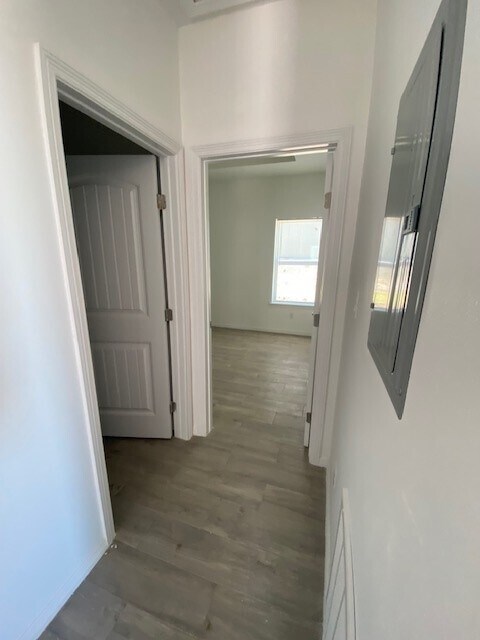 Building Photo - 3637 Moreland Dr