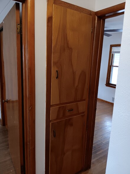 Building Photo - 640 N Summit St