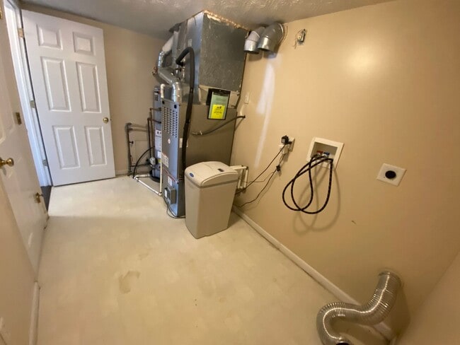 Building Photo - 4221 Dobbin Cir