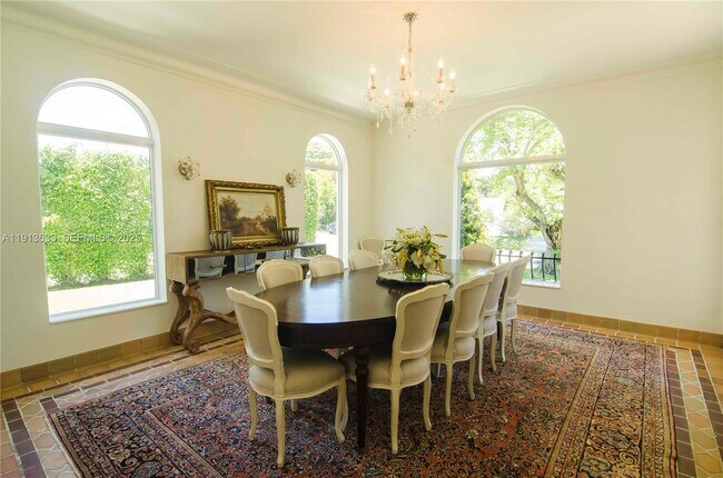 Building Photo - 5800 La Gorce Dr