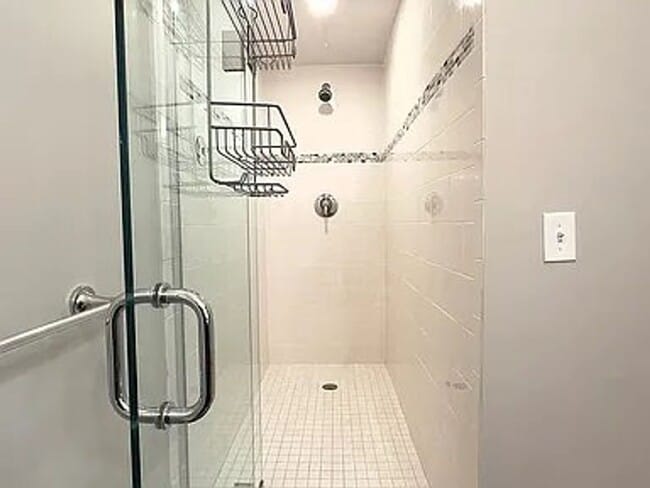 Building Photo - Renovated 2 Bed Right in The Heart of The South End!