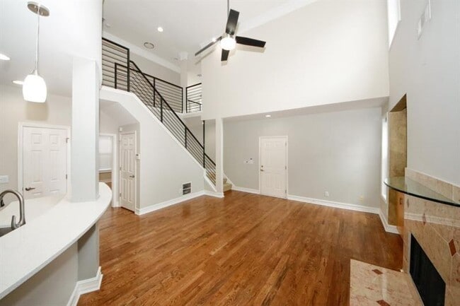 Building Photo - 1354 Brookhaven Village Cir NE