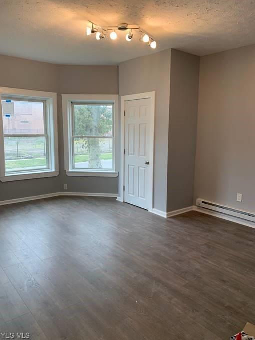 Building Photo - 1970 E 71st St