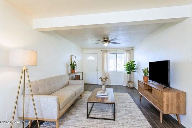 Building Photo - 455 W Kelso St