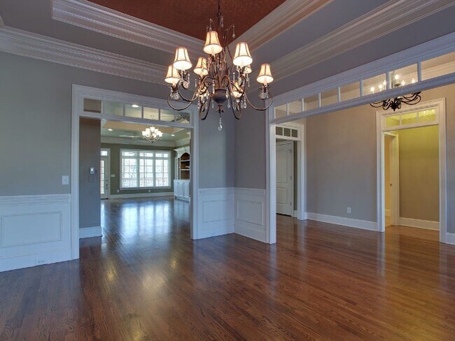 Building Photo - Coming soon! One level living in Franklin-Willow Springs