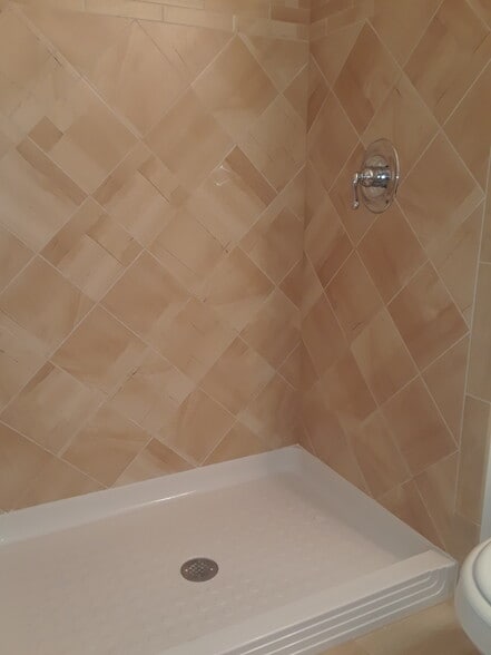 Building Photo - 10459 Mayfield Ave