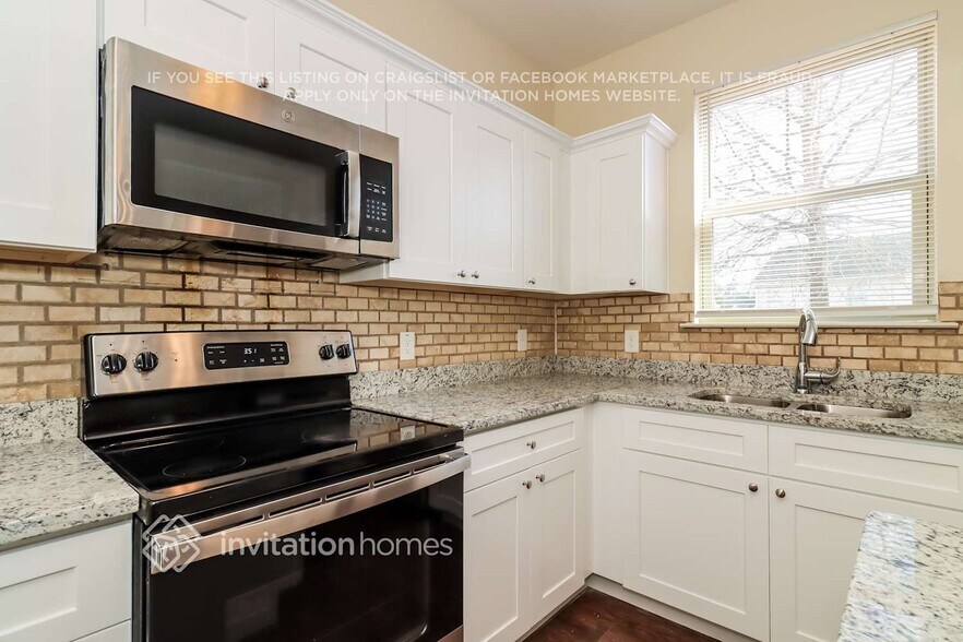 Building Photo - 3205 Franklin St