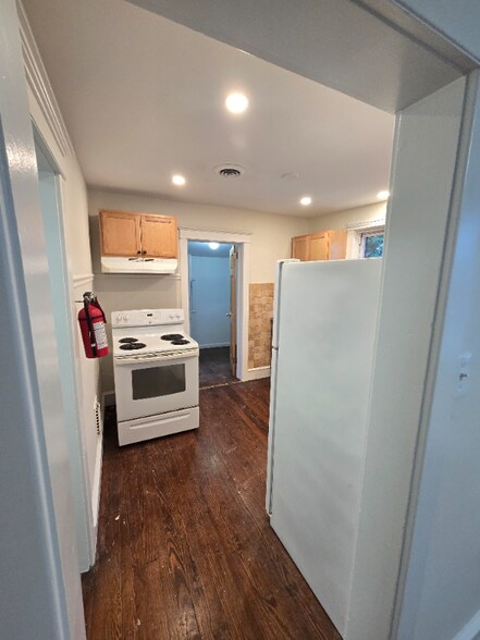 Building Photo - 34 Hessian Ave