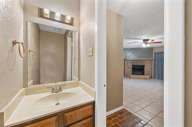 Building Photo - 14800 Enterprise Dr