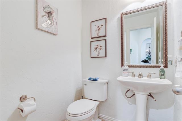 Building Photo - 9823 Carriage Hill Ln