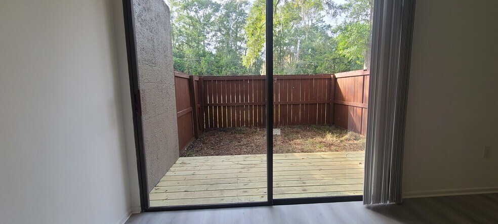 Building Photo - 601 SW 75th St