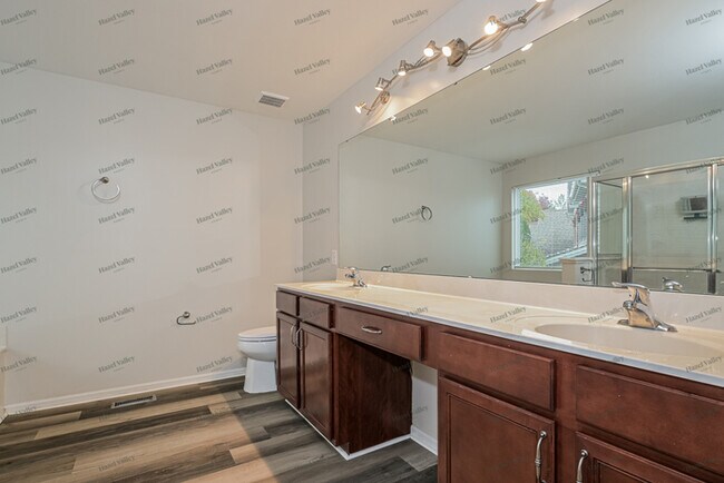 Building Photo - 508 Mason Creek Dr