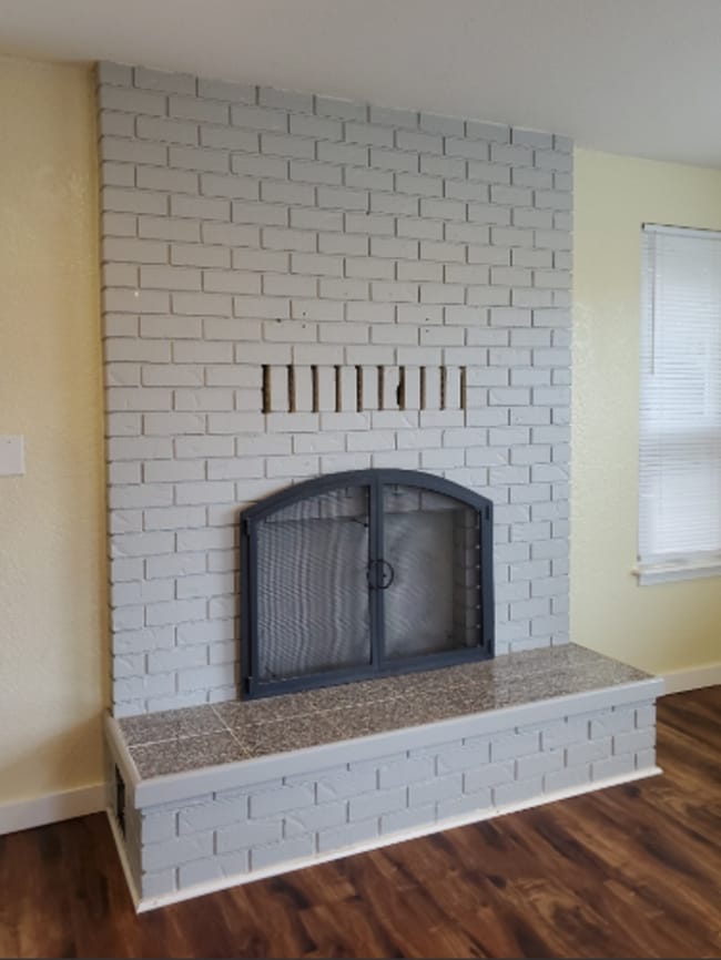 Building Photo - 6 bedroom, 2 bath home in Roosevelt Neighborhood!