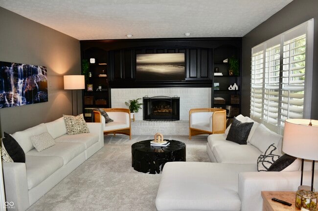 Building Photo - 6862 Riverside Way