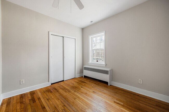 Building Photo - 2506 Kenmore Rd