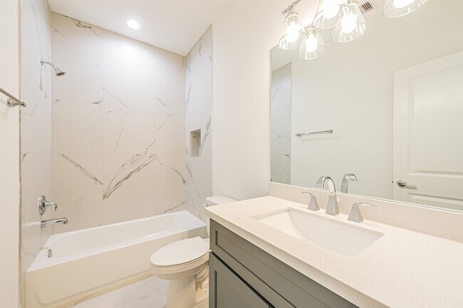 Building Photo - 5630 Balbo St