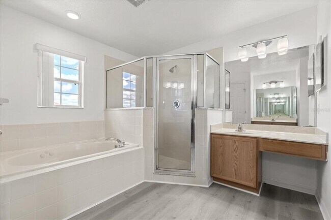 Building Photo - 521 Bromley Ct