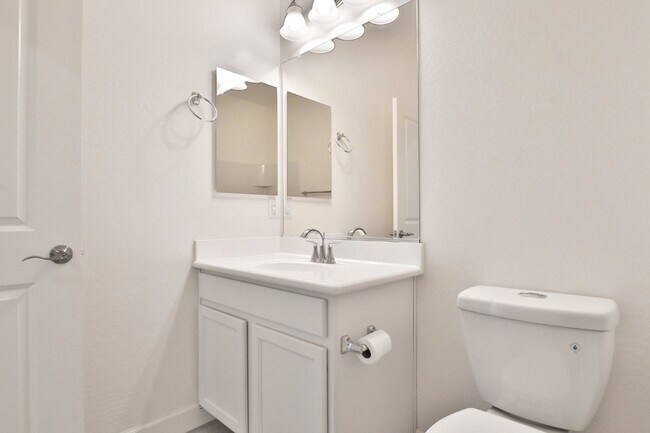 Building Photo - Beautiful and Clean Home Ready for You to ...