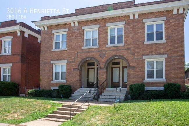 Primary Photo - Huge 3br/1ba 2nd Floor Apartment in Heart ...