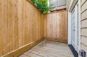 Building Photo - 1318 Peden St