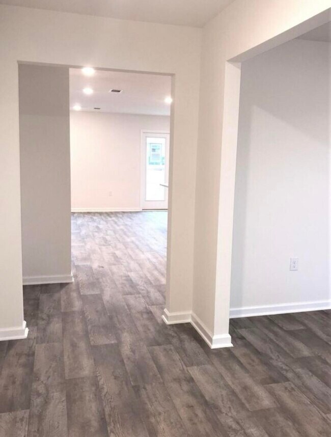 Building Photo - 6724 Sarah Ann Way