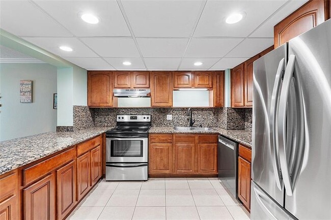 Building Photo - 3200 Coral Springs Dr