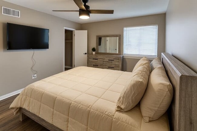 e240af87-7456-4f67-94ae-eecac002b549[1] - Silverstone Apartments