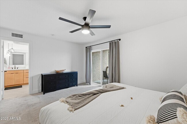 Building Photo - 8649 E Royal Palm Rd