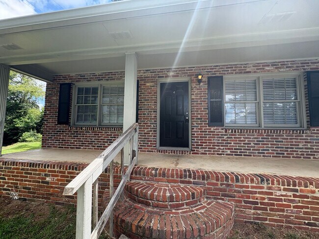 Primary Photo - 406 Russell Pkwy