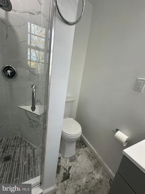 Building Photo - 44075 Louisdale Rd