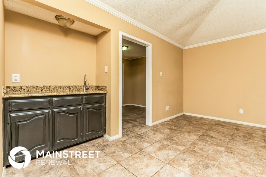 Building Photo - 4622 Burdock Dr