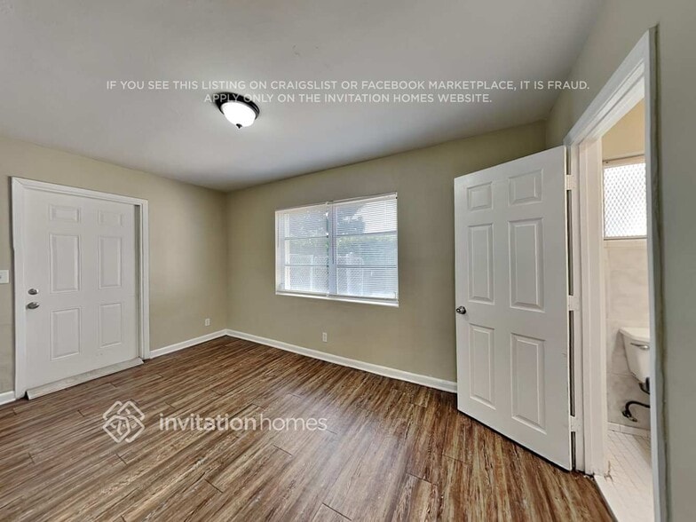 Building Photo - 1521 20th Ave N